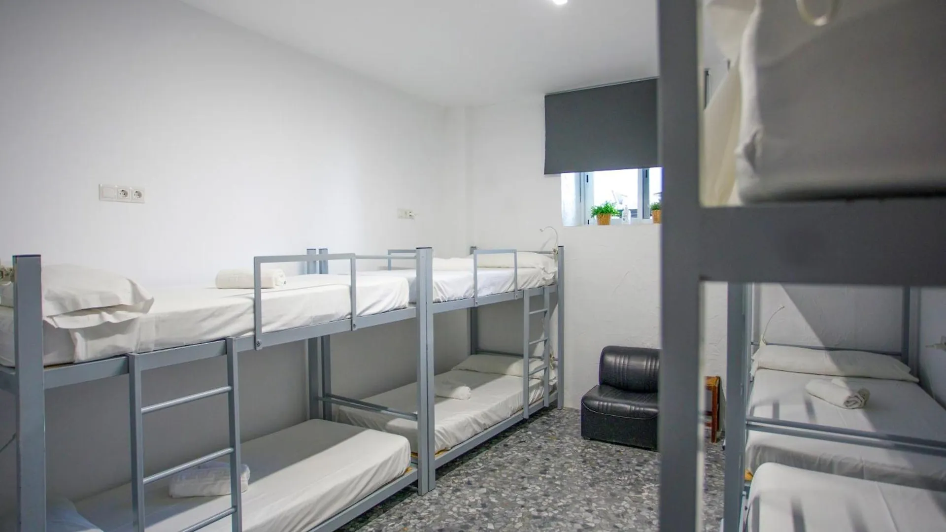 Italica Hostel 산티폰세 0*,  스페인