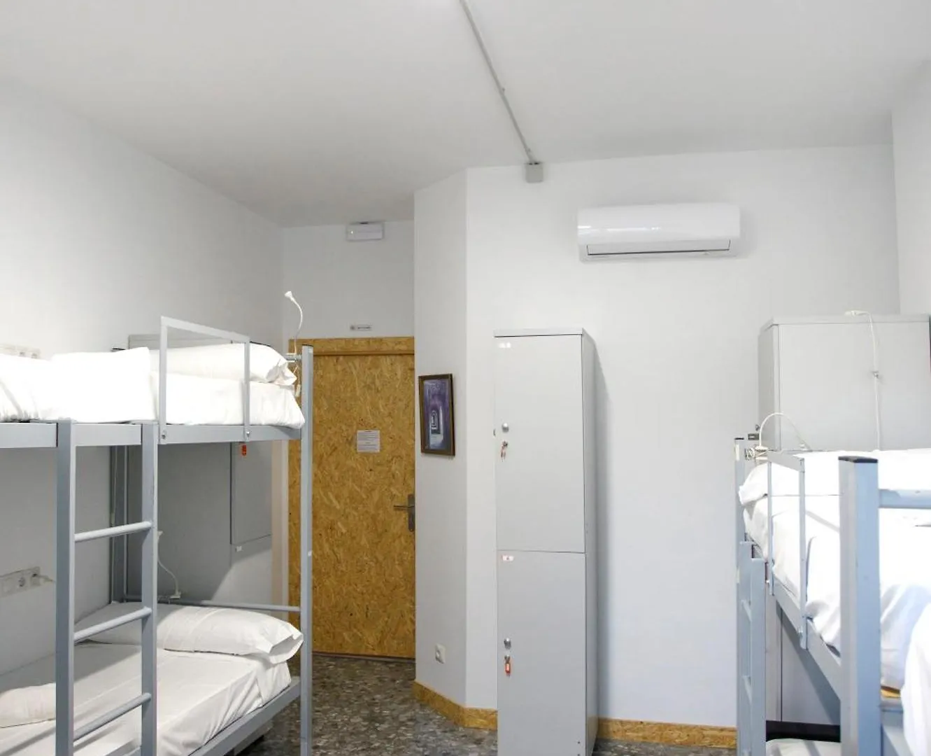 Italica Hostel 산티폰세